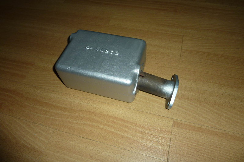 P1050756(1).JPG (328.4 KiB) 2509 mal betrachtet da kommt noch eine Dichtung dazwischen