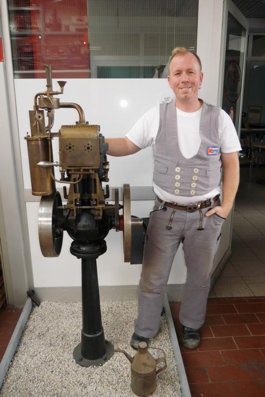 K800_P1150938.JPG (89.23 KiB) 3581 mal betrachtet Der Phönix-Motor von Maybach