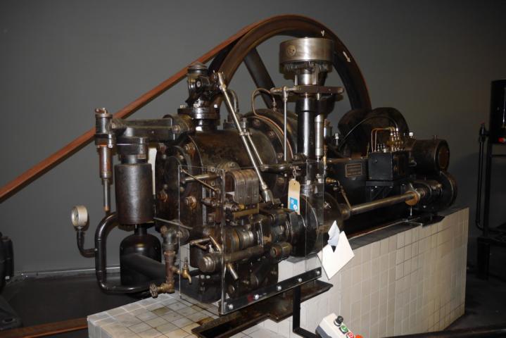 Thomassen Gasmotor mit Abreisszündung