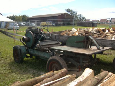 Selbstfahrende Kreissäge