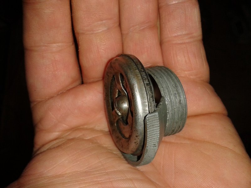 Der Zinkdruckguss ist leider recht bröckelig