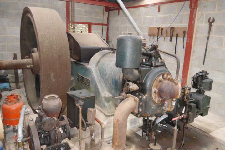 Schwungrad und Kurbelwelle haben ein Gewicht von 7,5 Tonnen.