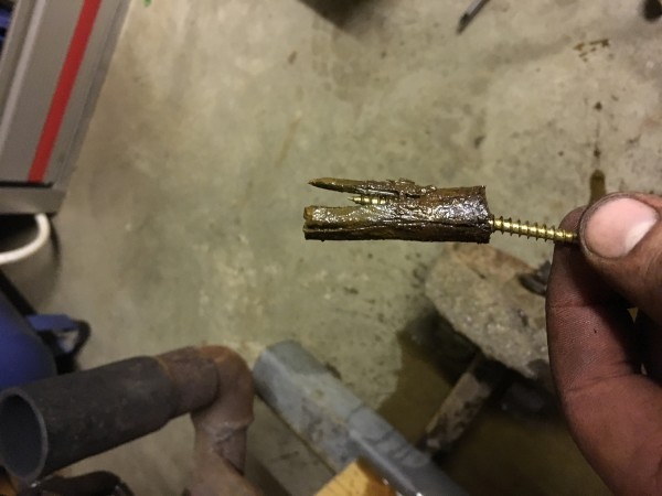 Holzstopfen statt Ablasshahn