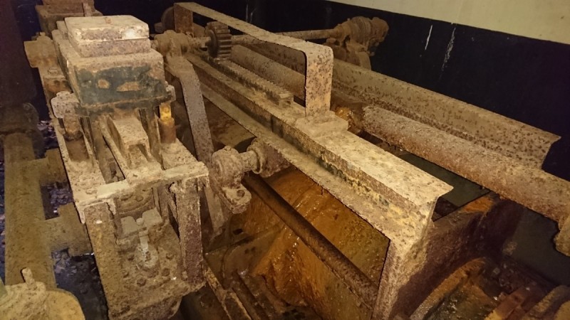 Kolben in einem Schlitten gelagert