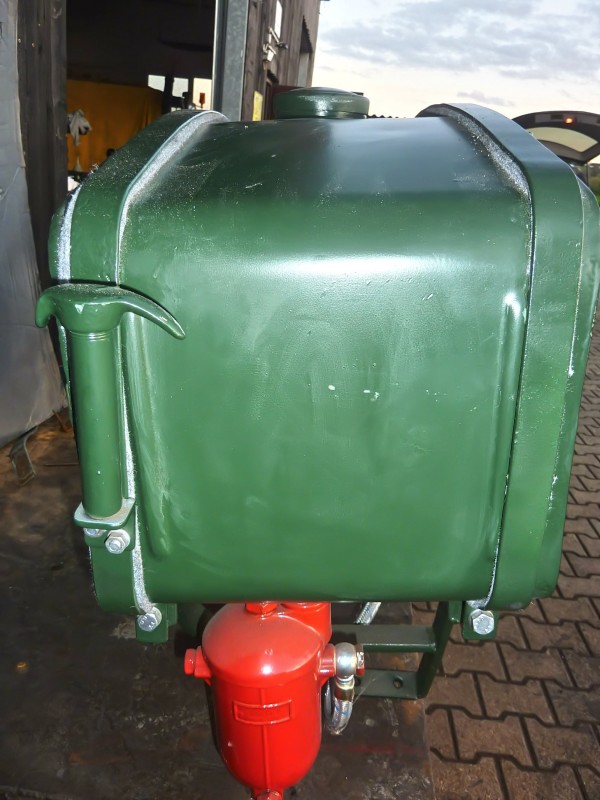 Tank mit Dieselfilter.jpg