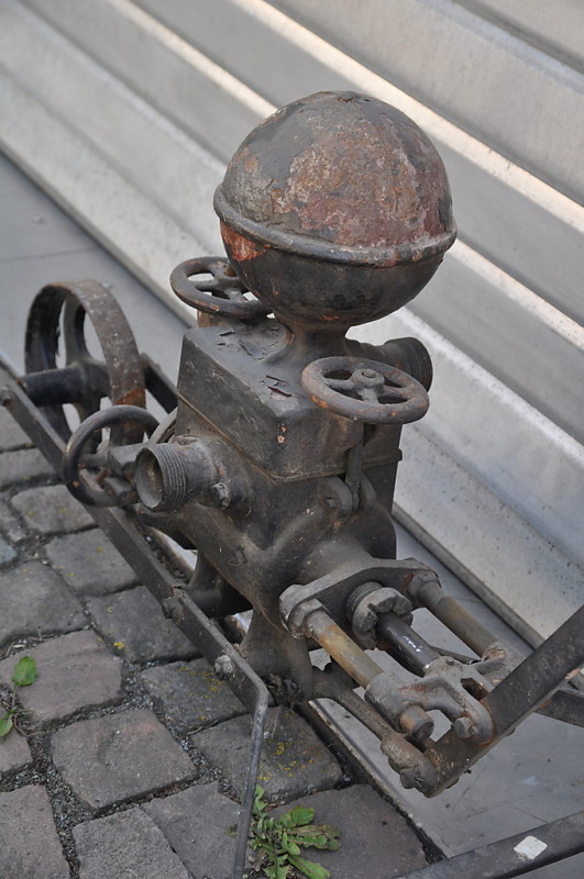 alte Wasserpumpe ebaxx.jpg