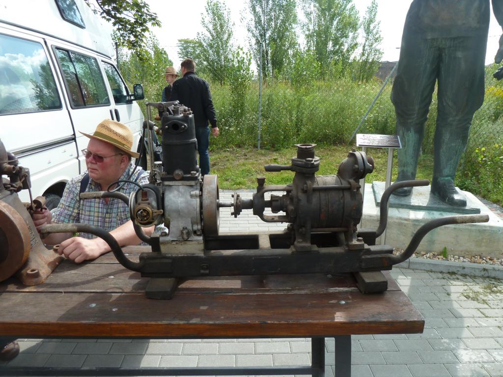 Mein Motor. Heinrich Liesen<br />Der nette Mann mit den Strohhut ist Babnase