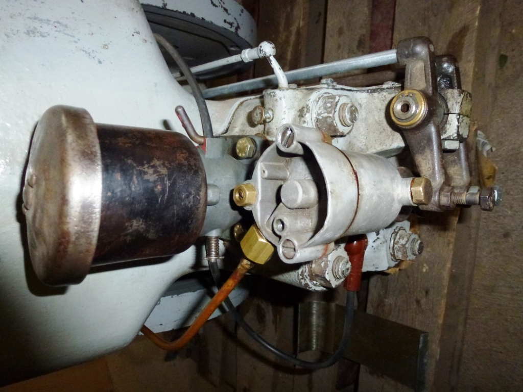 Vergaser ohne Deckel.jpg