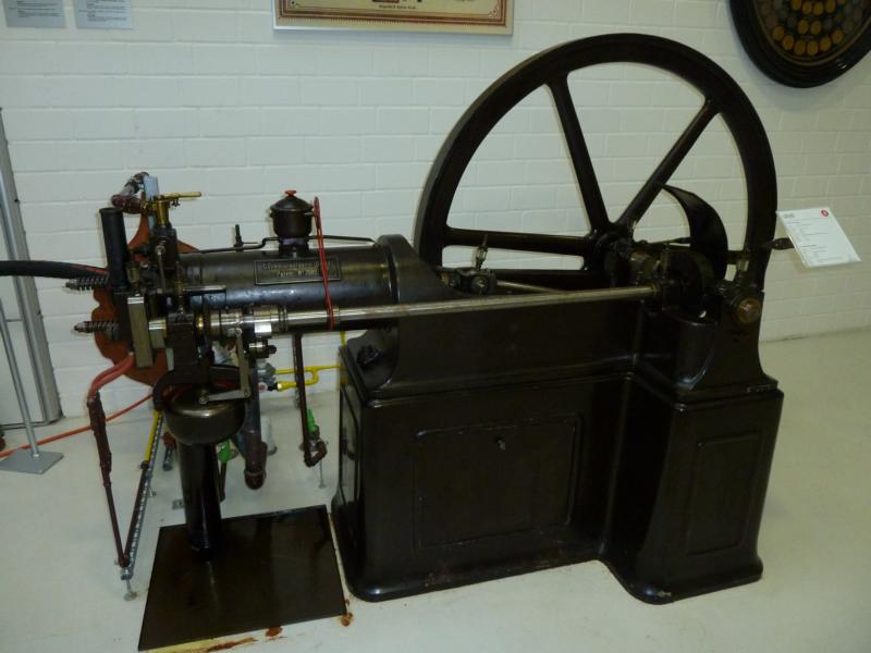 Otto's leiser Motor<br />http://www.youtube.com/watch?v=BowGJNhZqSM&amp;list=UUxUWVKD6zmQCPAy6smNpQyw&amp;index=5