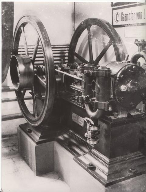 K640_Unbekannter Gasmotor.JPG