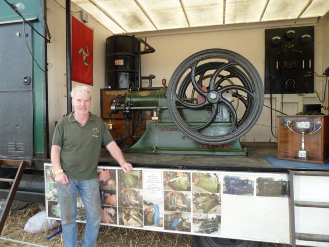 Jim Wright vor seinem Blackstone-Truck